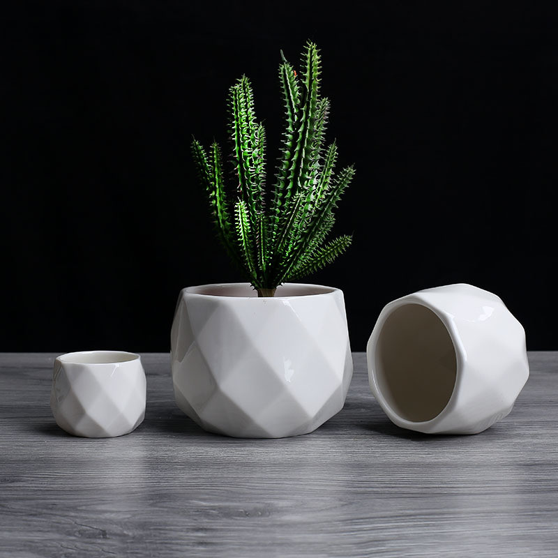 Diamond Textured White Ceramic Flower Pot